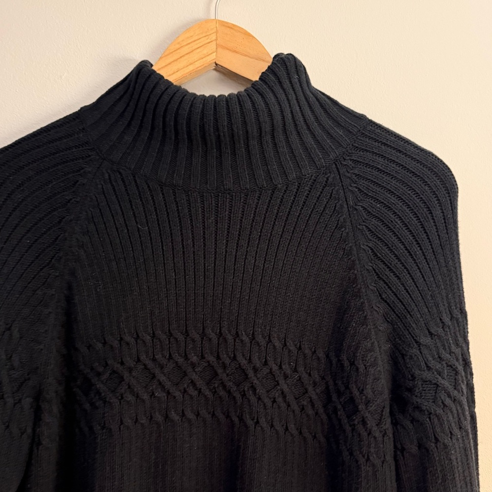 Y2K Sonoma Black Patterned Ribbed Turtleneck Sweater in Black